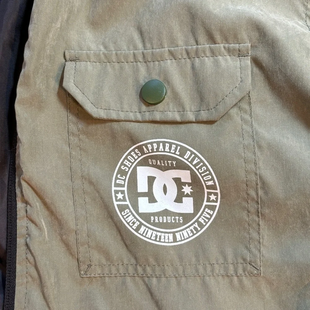 DC Clothing Men's Soft Shell Full Zip Hooded Jacket Size Small Olive Green